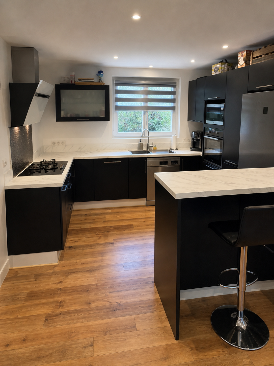 Réalisation WRAPSTUDIO cuisine finition haut de gamme